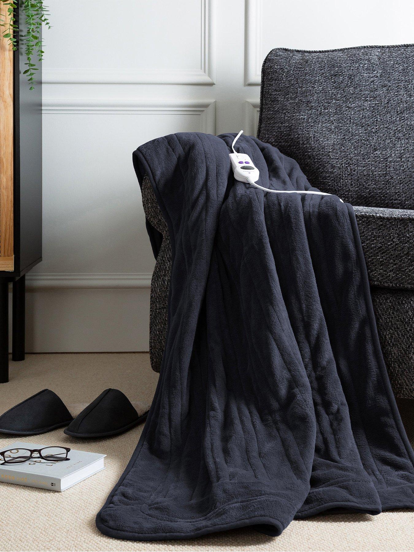 Image 3 of 6 of Slumberdown Comfy Hugs Heated Throw -&nbsp;Navy Blue