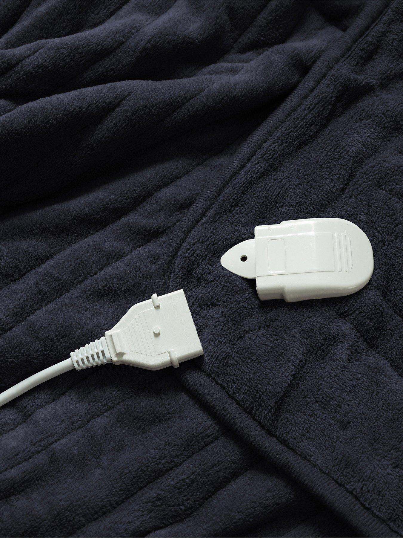 Image 6 of 6 of Slumberdown Comfy Hugs Heated Throw -&nbsp;Navy Blue