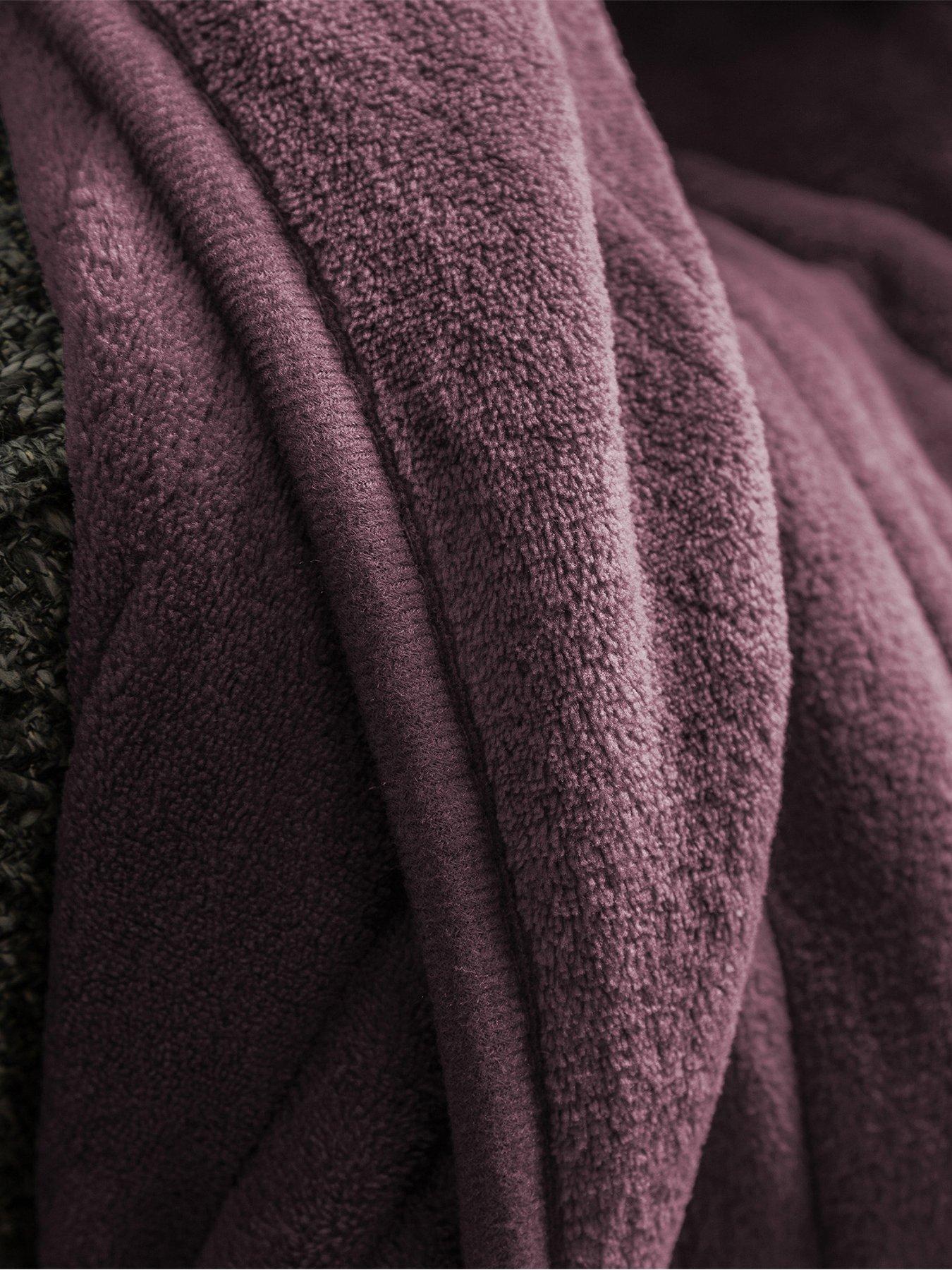  image of slumberdown-comfy-hugs-heated-throw-in-plum