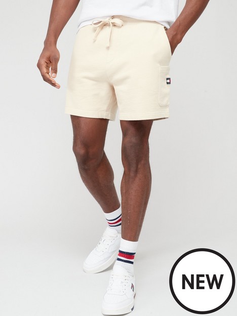 tommy-jeans-xs-badge-cargo-beach-short