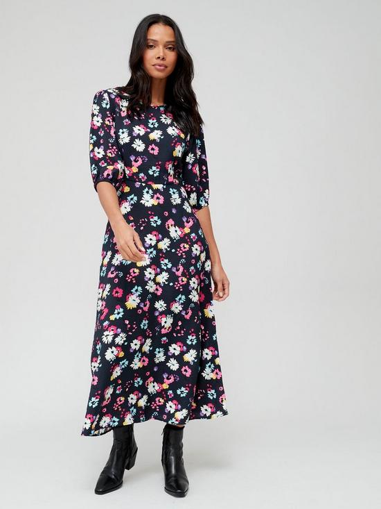 front image of only-floral-34-length-sleeve-maxi-dress-black