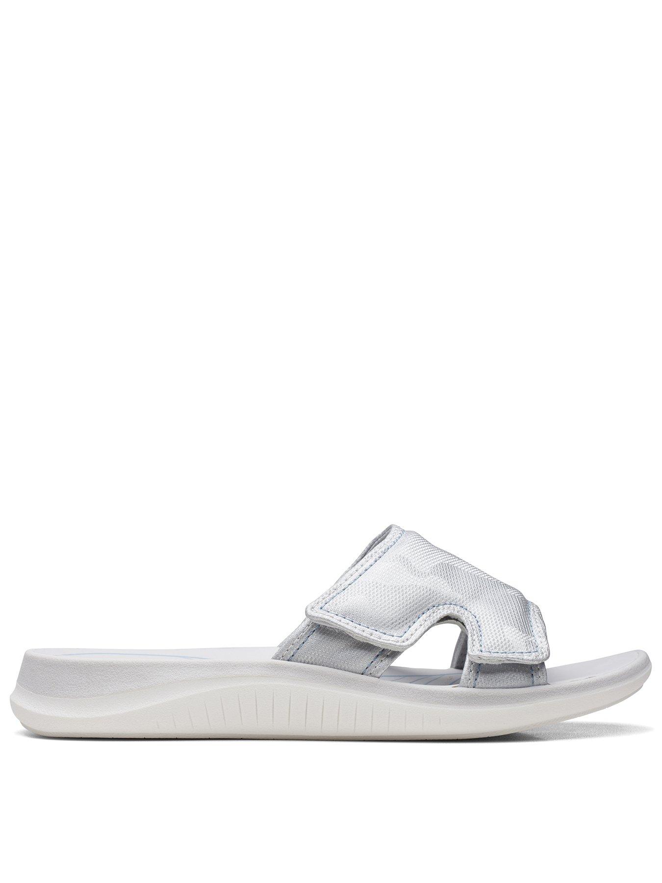 Clarks silver best sale flip flops