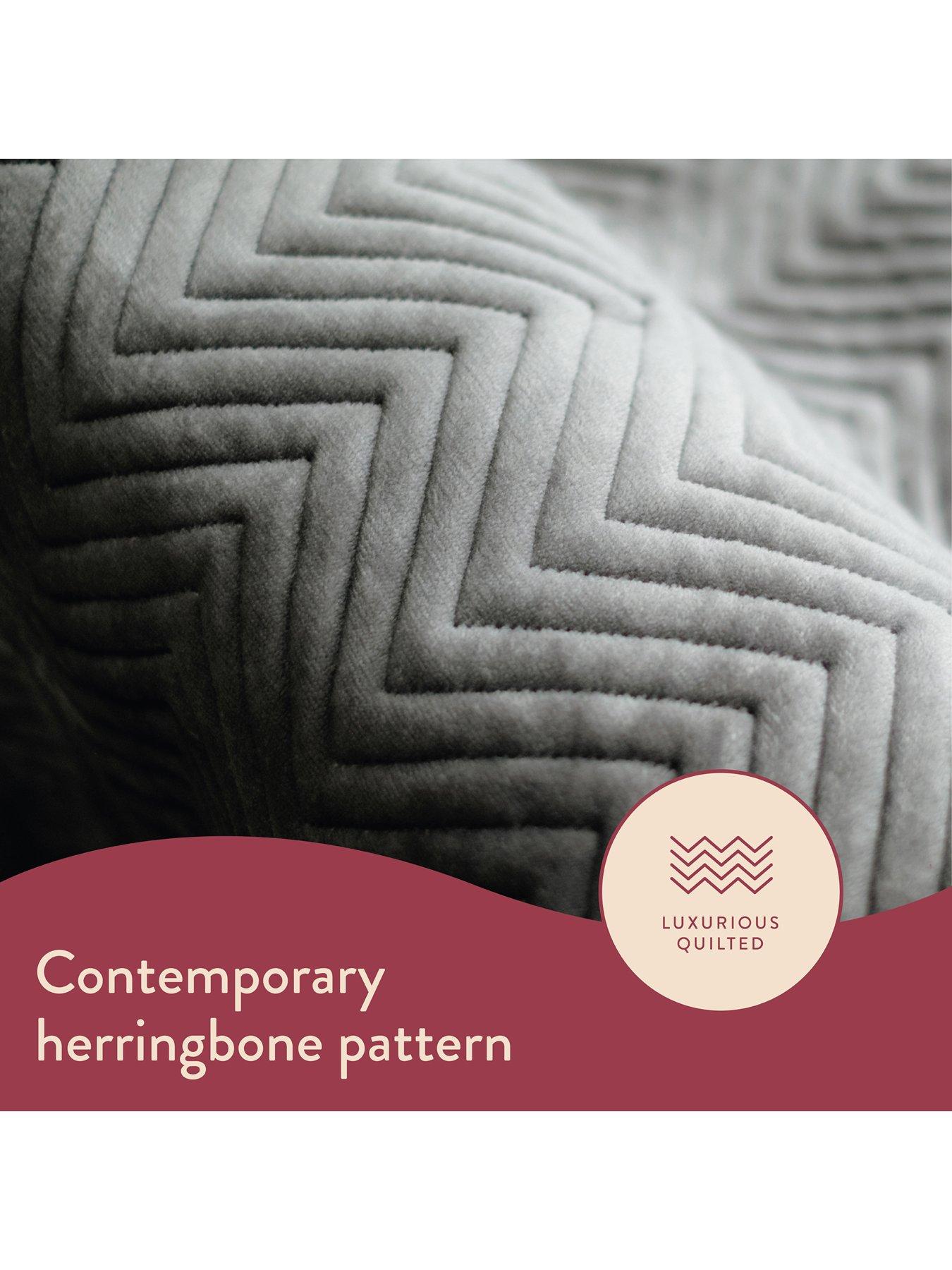 Image 5 of 8 of Dreamland Hurry Home Deluxe Velvet Warming Throw - Grey