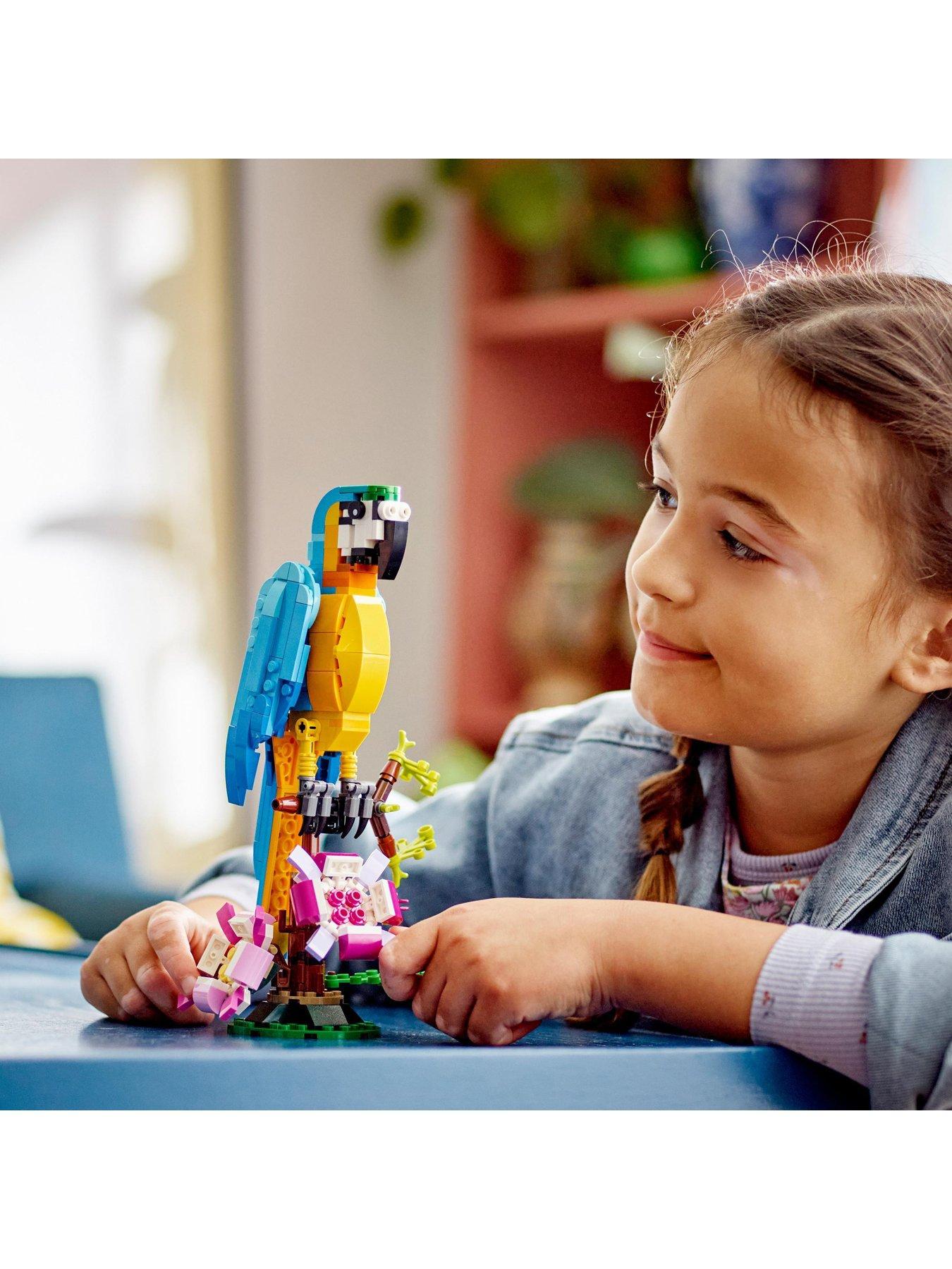 Image 6 of 8 of LEGO Creator Exotic Parrot Toy Set 31136