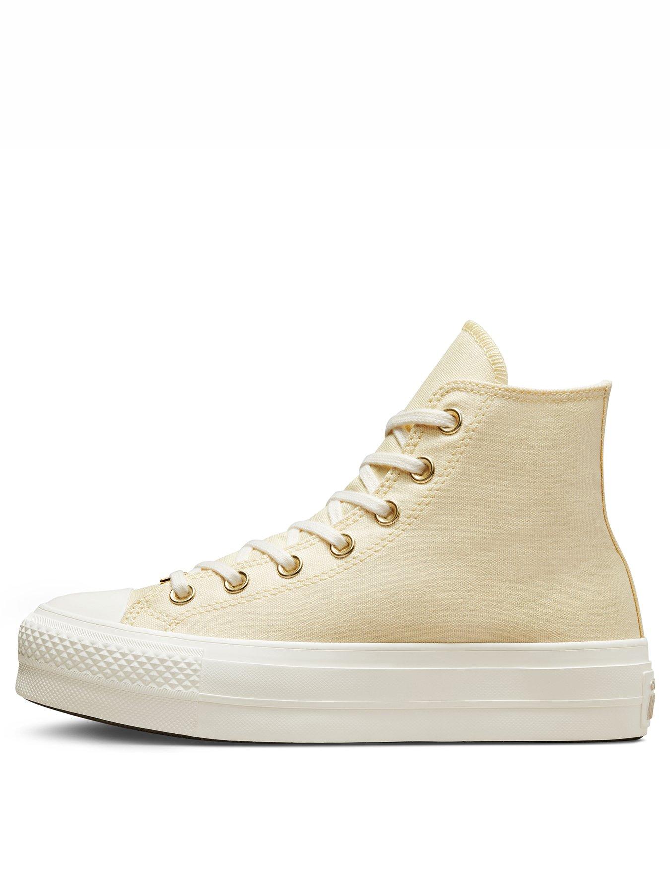 Clearance hot sale chuck taylors