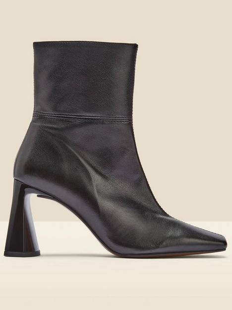 sosandar-square-toe-interest-heel-ankle-boot-black