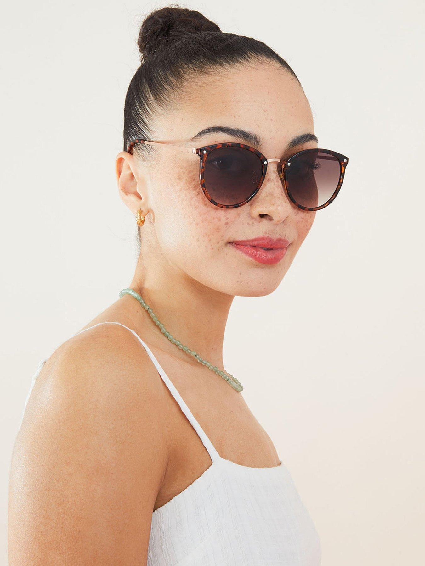  image of accessorize-metal-bridge-preppy