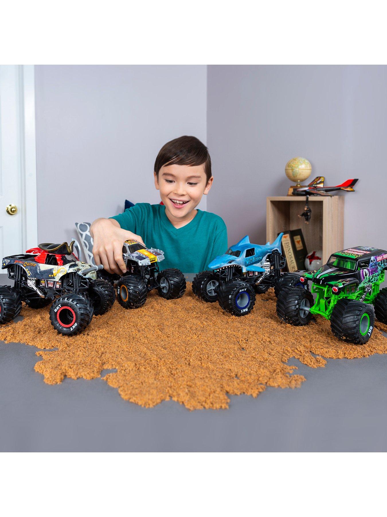 Image 5 of 6 of Monster Jam 1:24 Diecast Solid - Batman