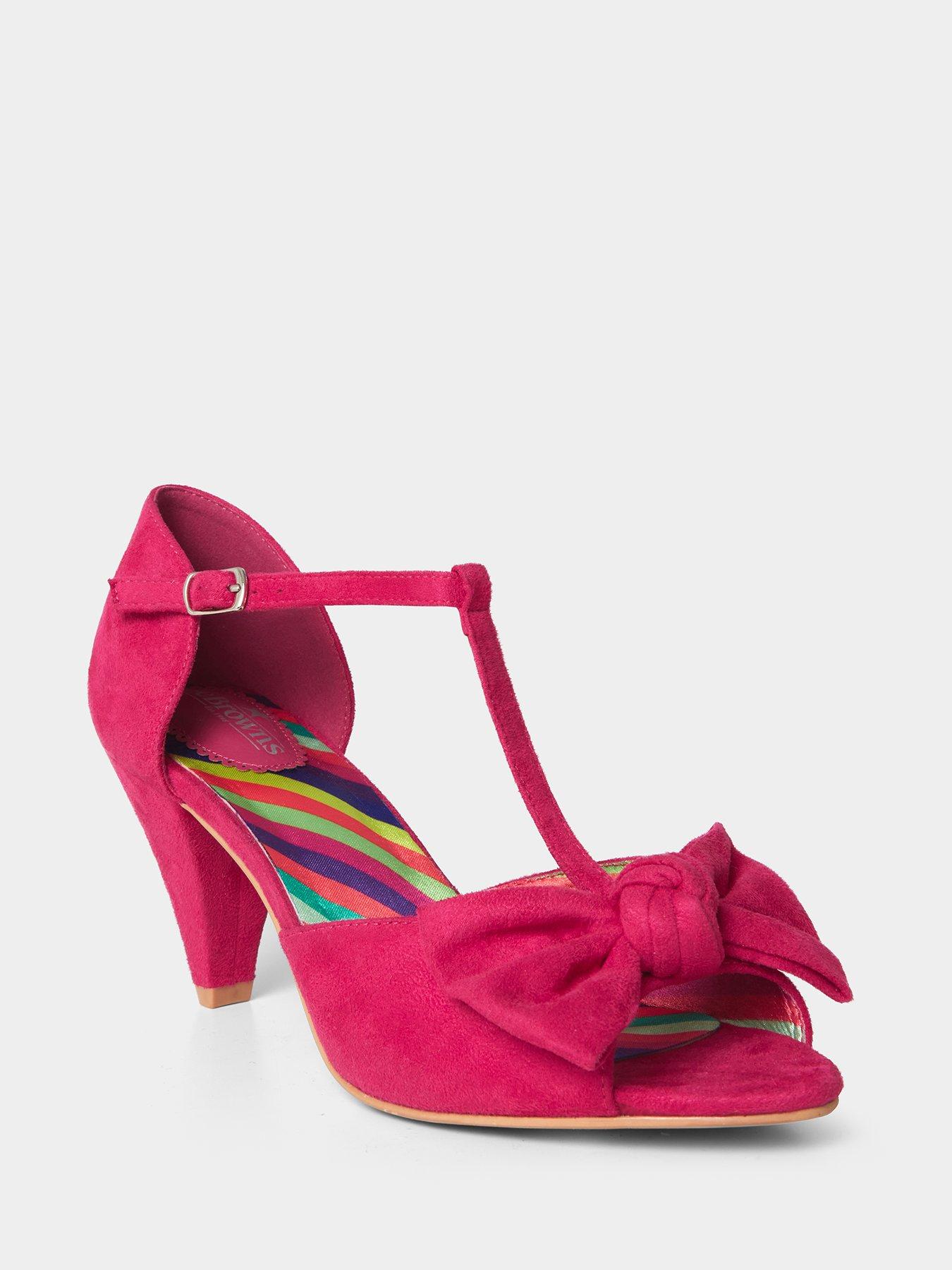 Pink t 2024 strap heels