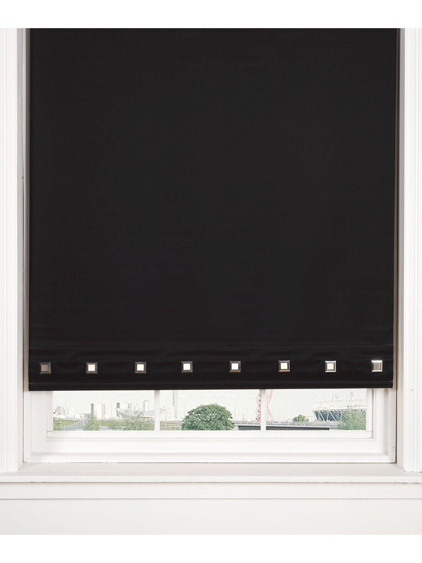 everyday-plain-eyelet-roller-blind
