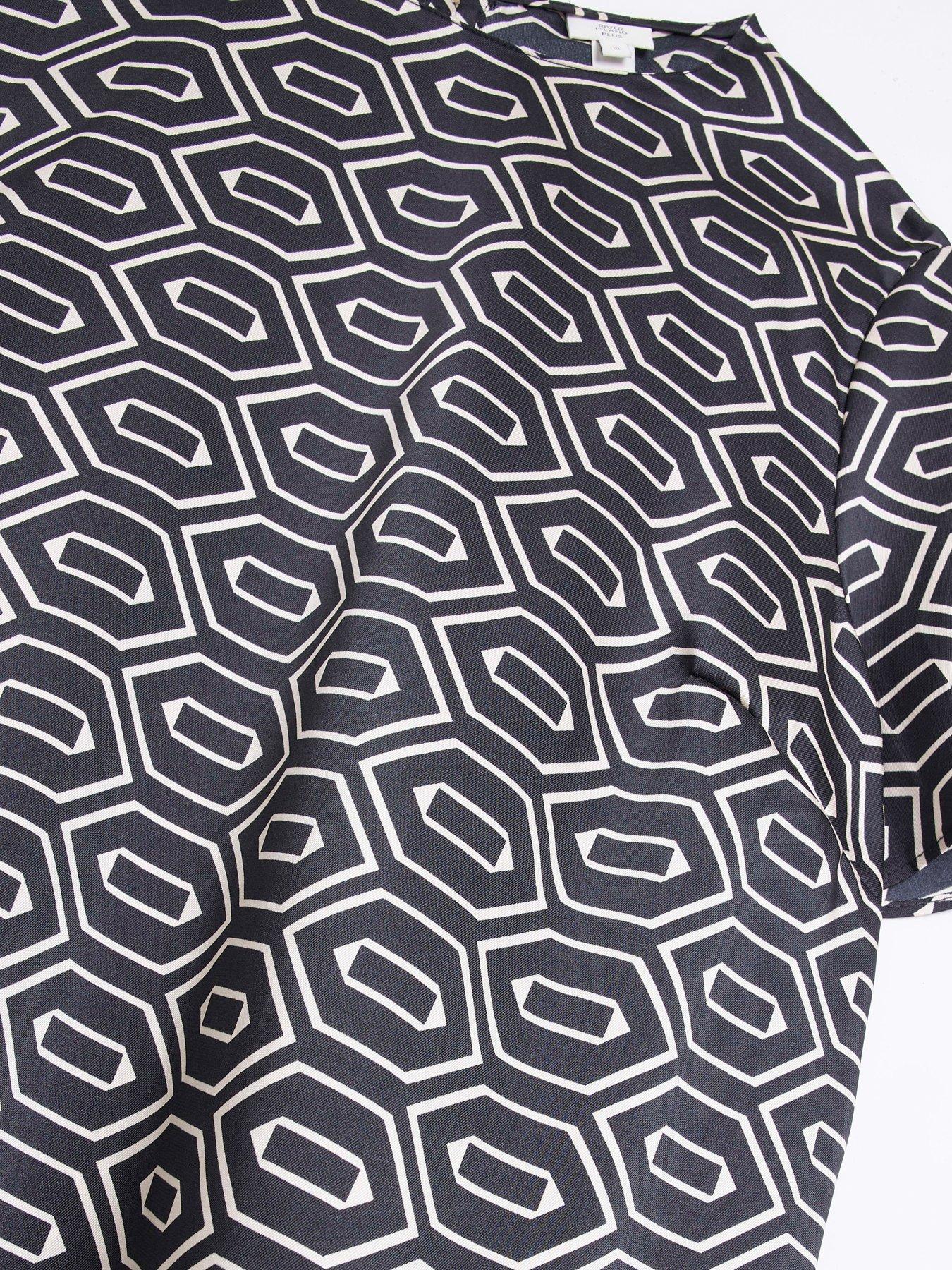  image of ri-plus-plus-geo-satin-tee-black