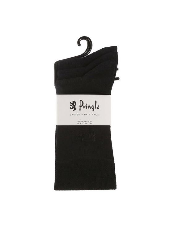 outfit image of pringle-3-pack-gentle-ankle-grip-socks-black