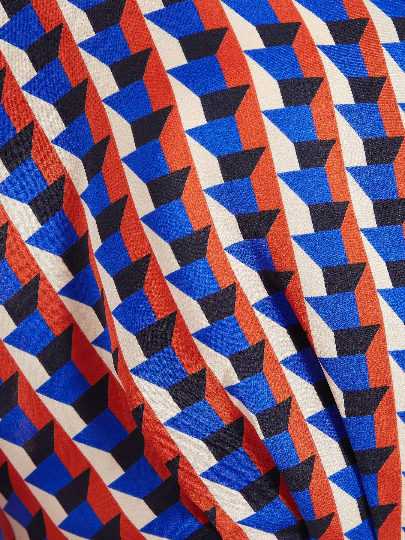  image of quiz-satin-geometric-wrap-crop-shirt-blue