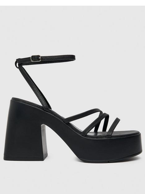 schuh-sia-strappy-platform-sandal-black