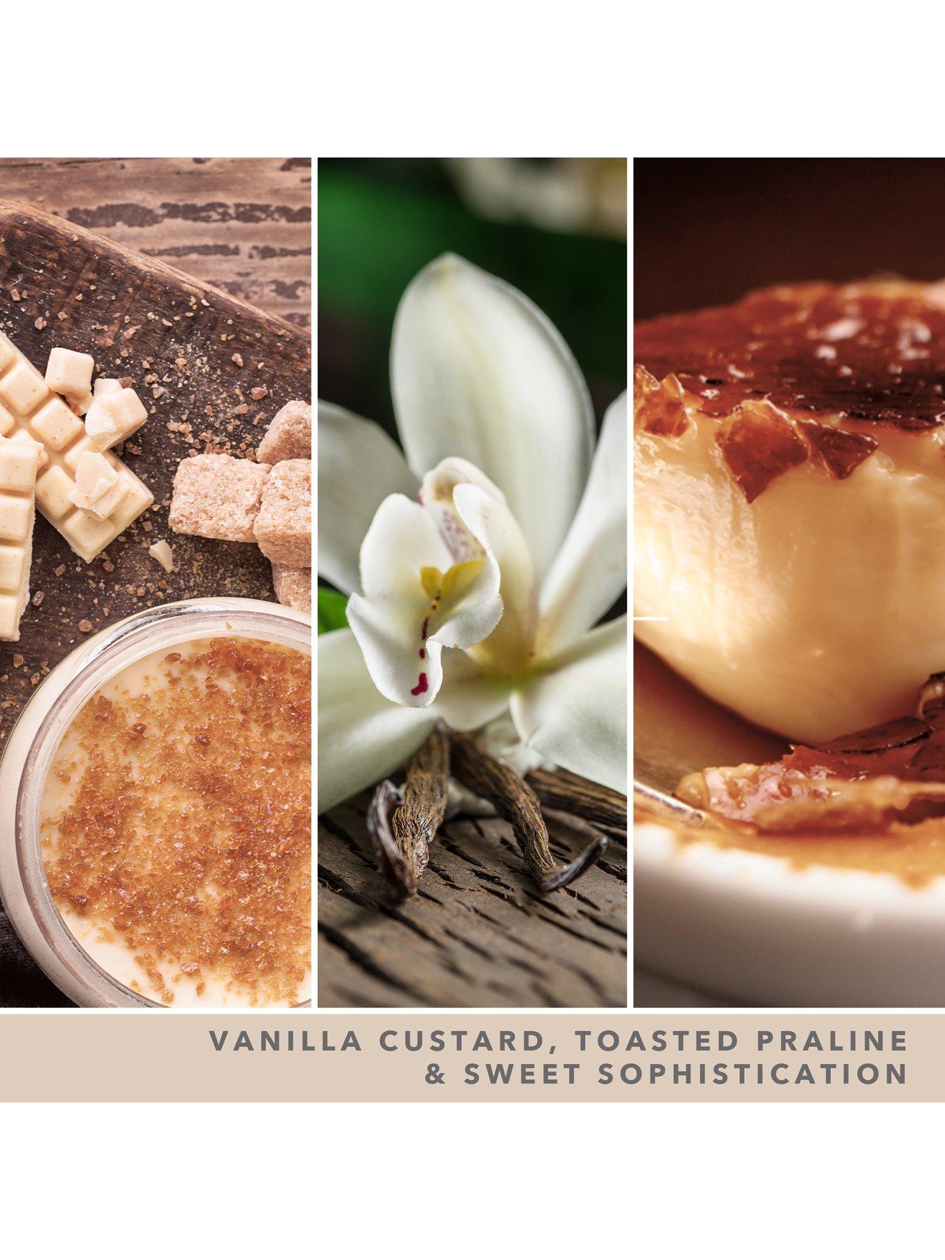 Image 3 of 5 of Yankee Candle Signature Collection Large Jar Candle &ndash; Vanilla Cr&egrave;me Brulee