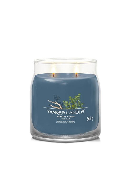 stillFront image of yankee-candle-signature-collection-medium-jar-candle-ndash-bayside-cedar