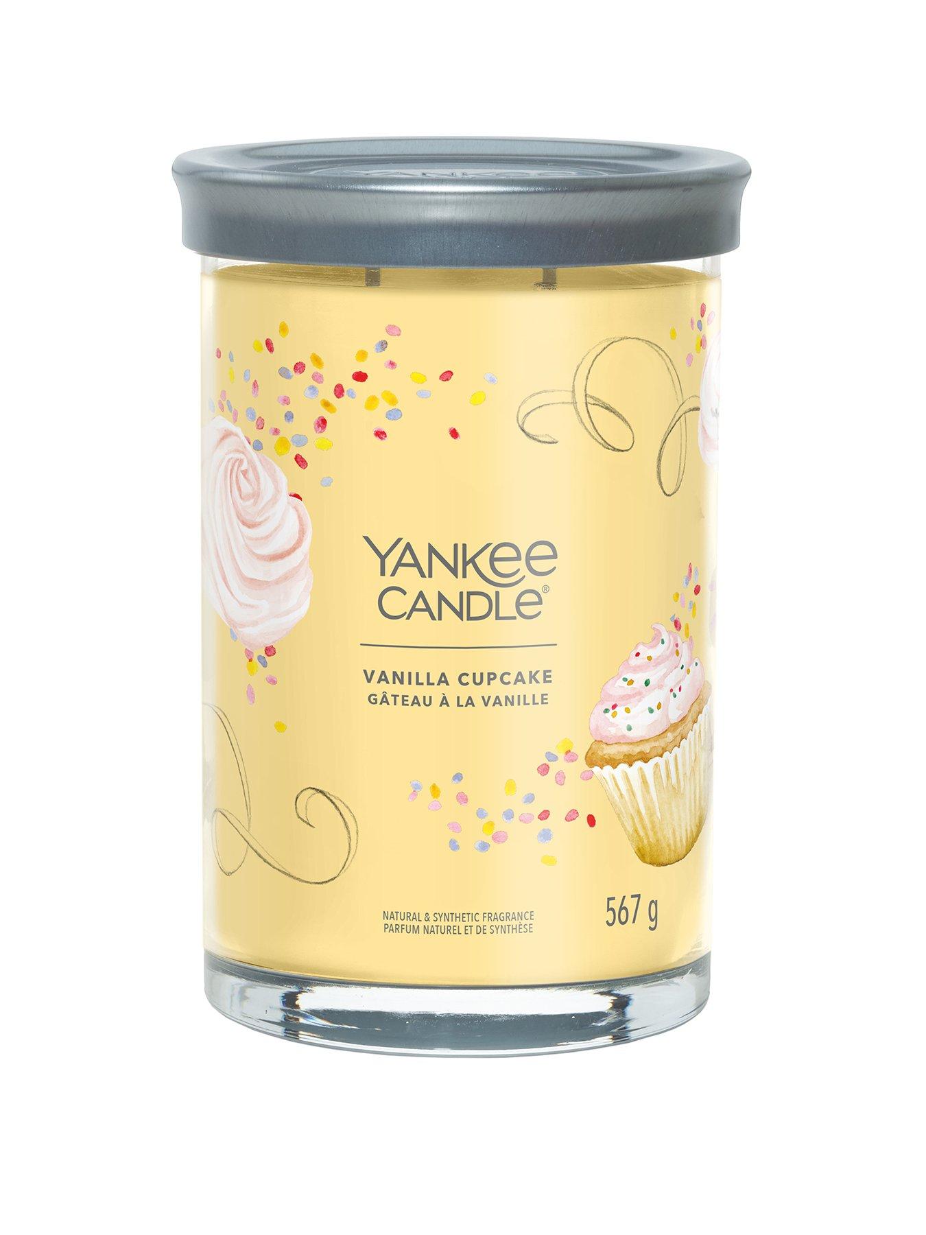 undefined Signature Collection Large Tumbler Candle – Vanilla Cupcake