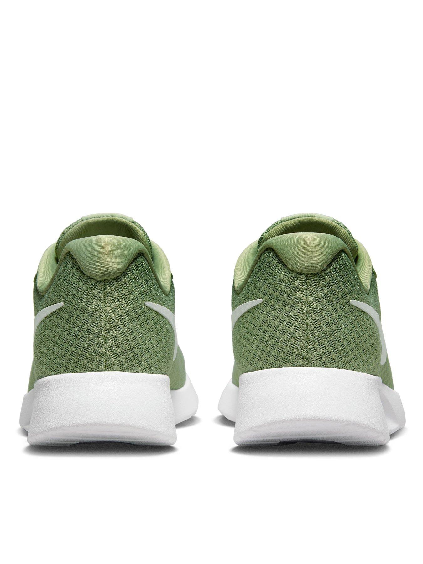 Nike tanjun premium outlet mens trainers