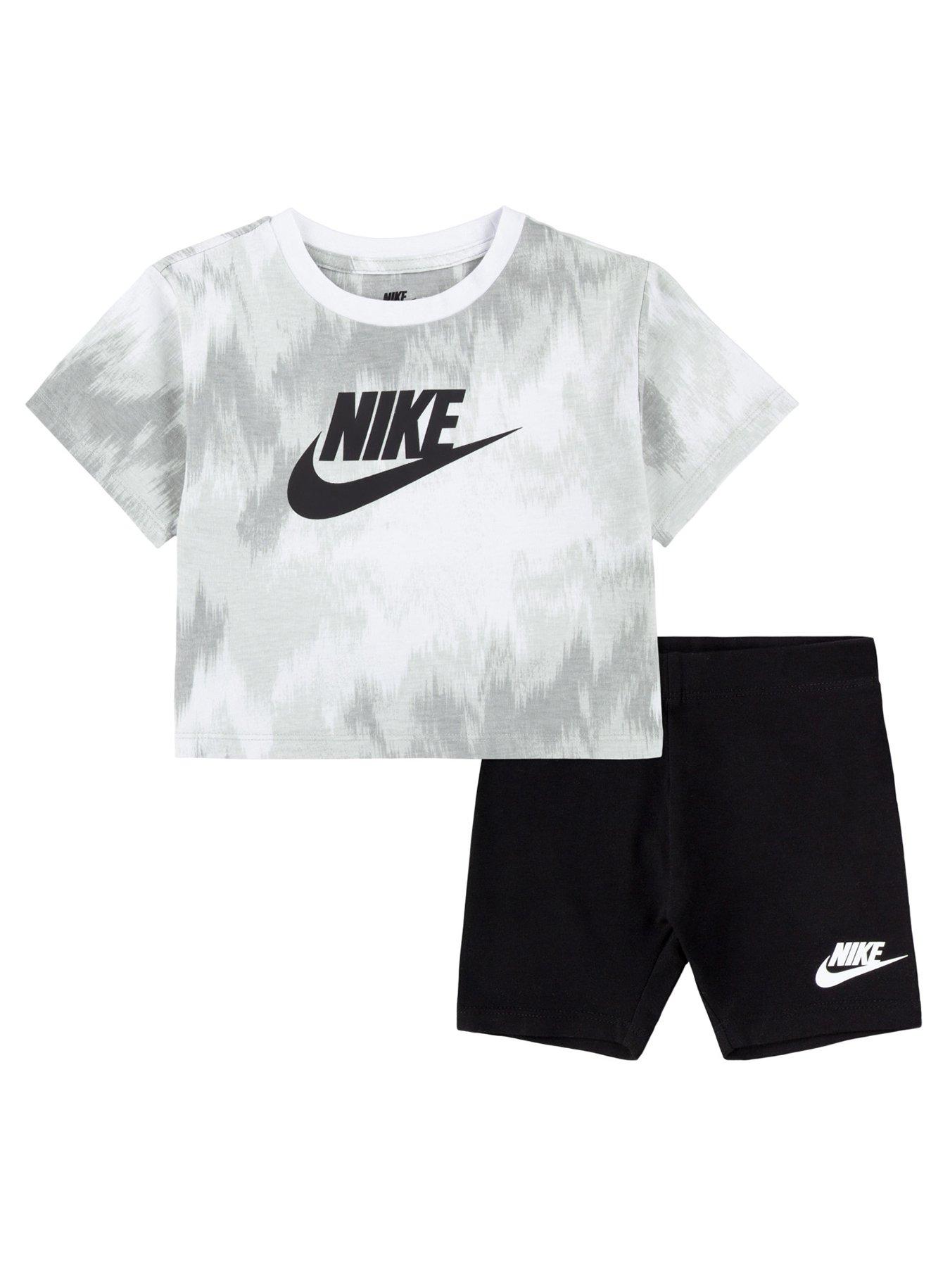 Nike baby sales clothes clearance