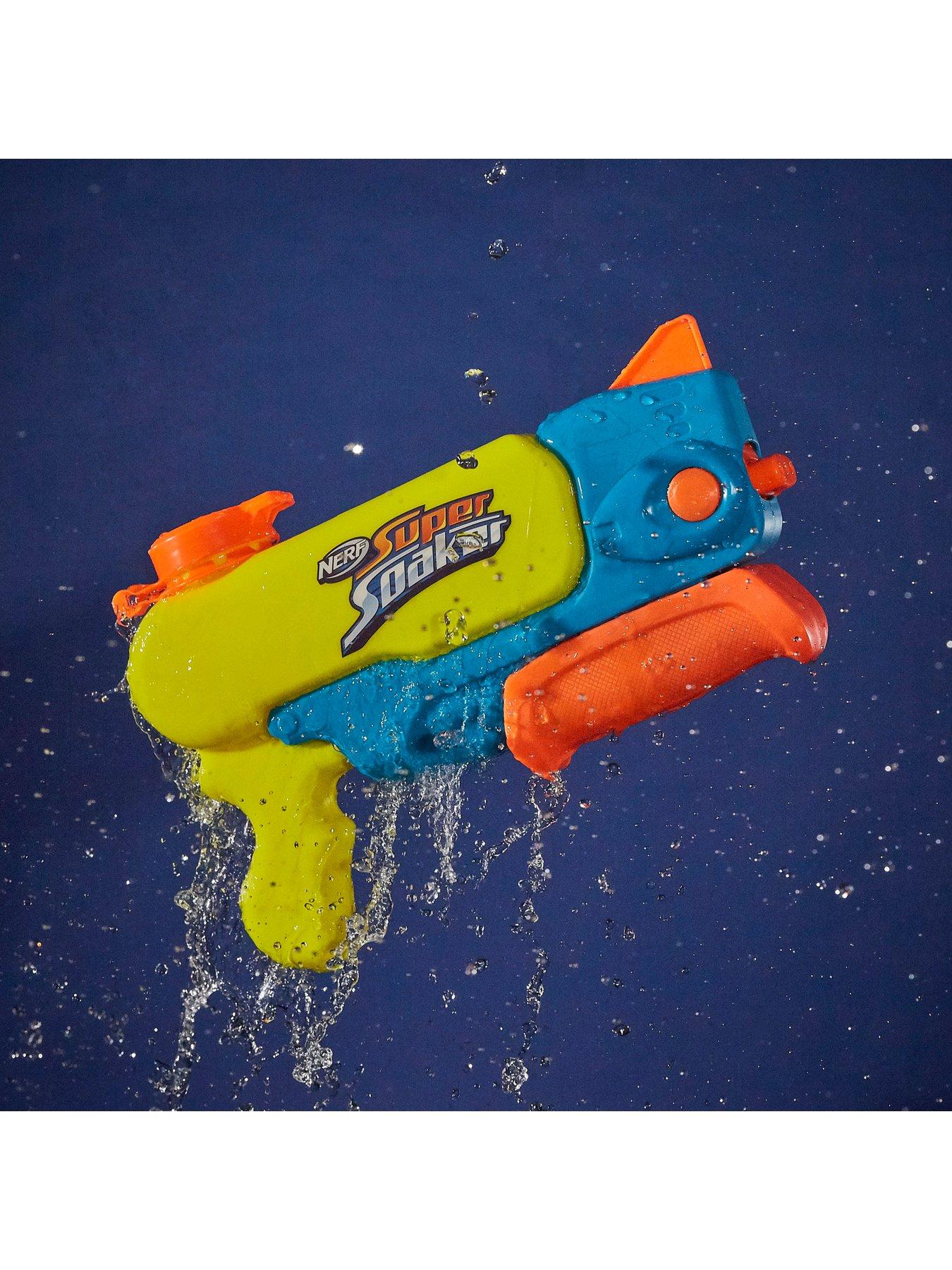 Hasbro Wave Spray-Blaster à Eau-Jeux de Piscine pour Enfants Qui Encourage l 'action,Les défis et Le Jeu de rôle-Idée Cadeau - Jeux - Jouets