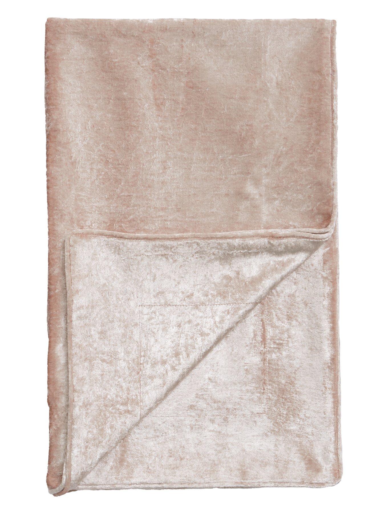 everyday-crushed-velvet-throw-blush