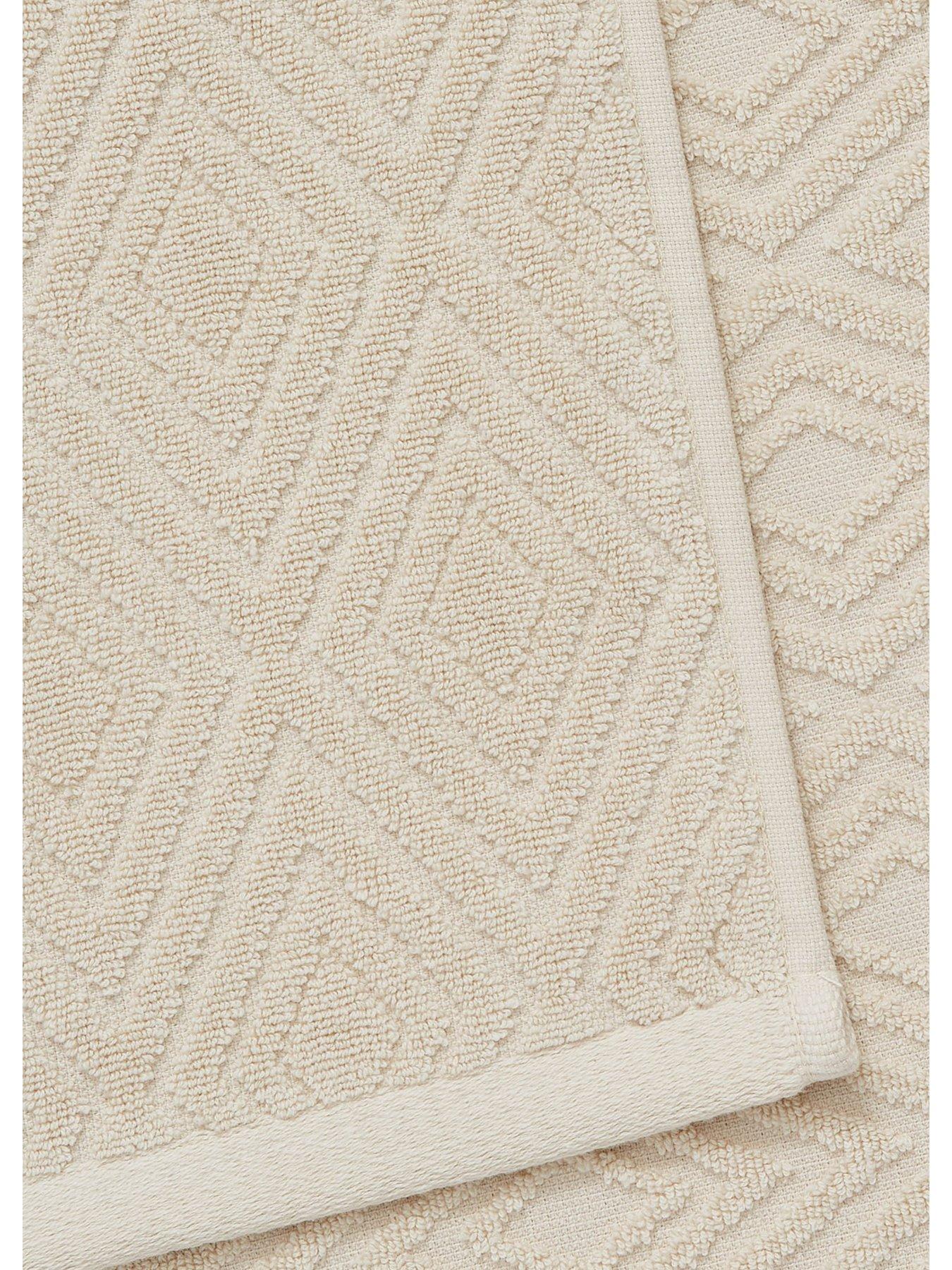  image of catherine-lansfield-diamond-geonbsptowel-range