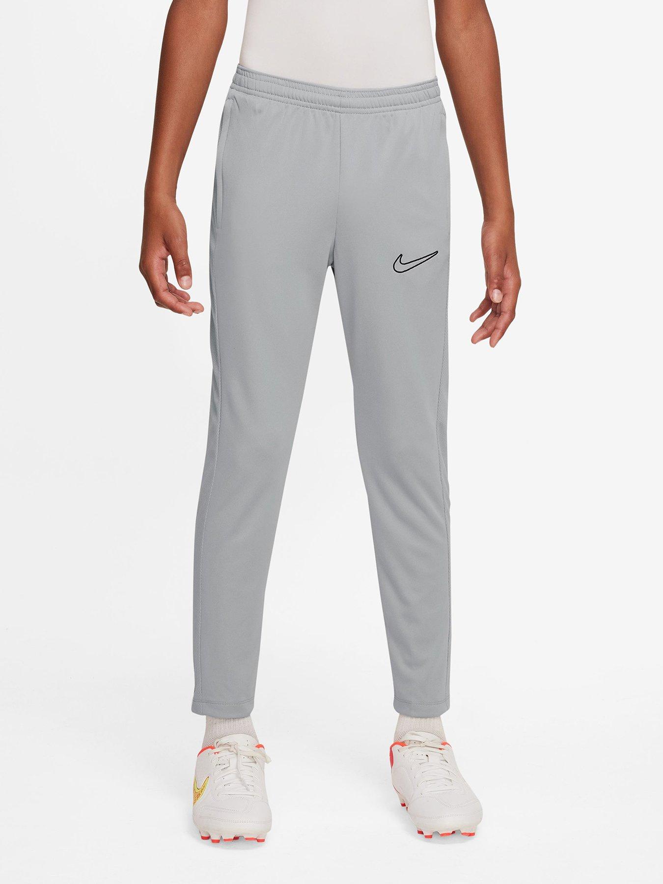 Nike youth outlet clearance