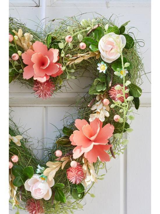 stillFront image of smart-garden-floranbspheart-door-wreath