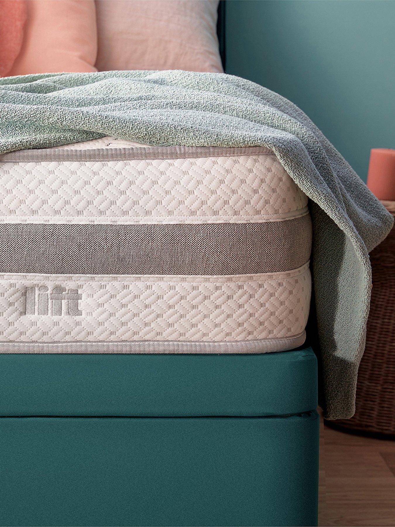 image of silentnight-1200-pocket-latex-mattress-medium