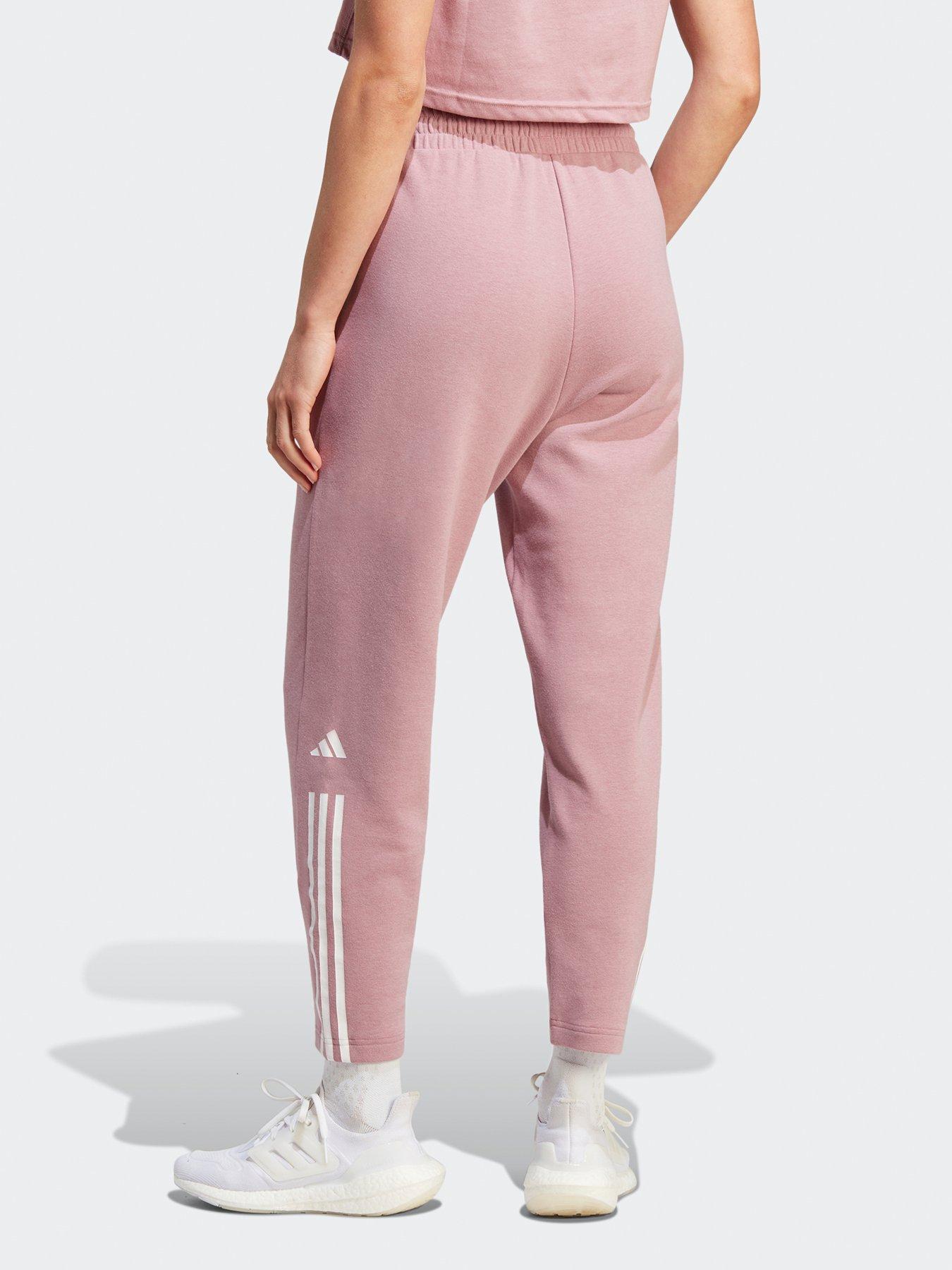 Adidas performance essentials discount joggers