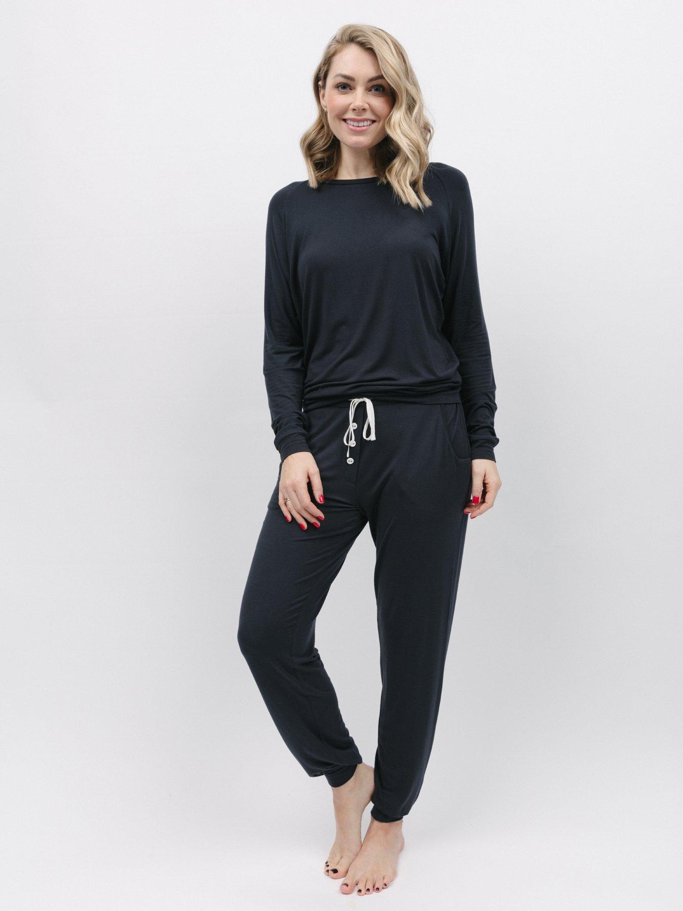 LONG SLEEVED TOP AND JOGGER SET