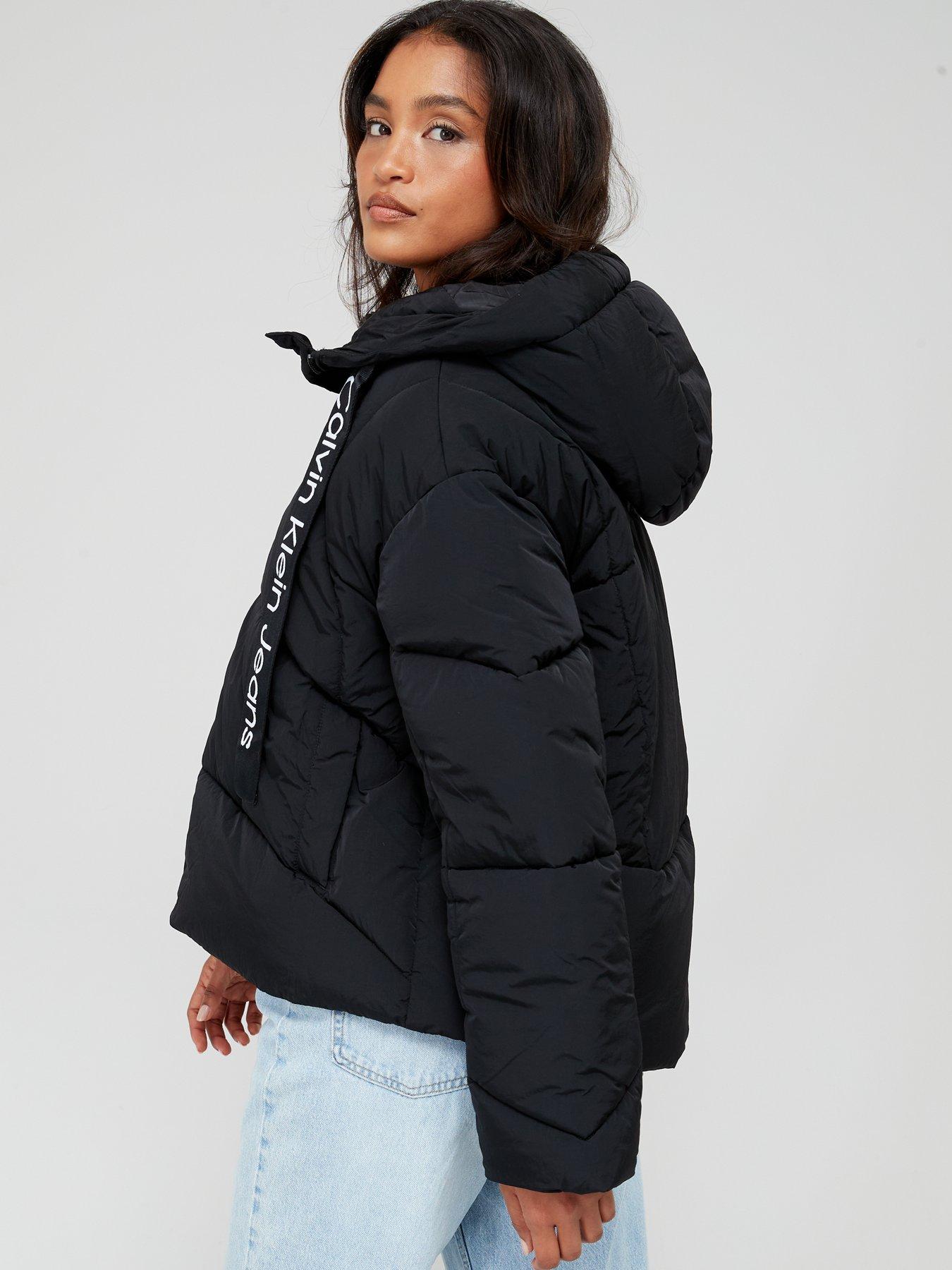 Calvin klein short hot sale puffer jacket