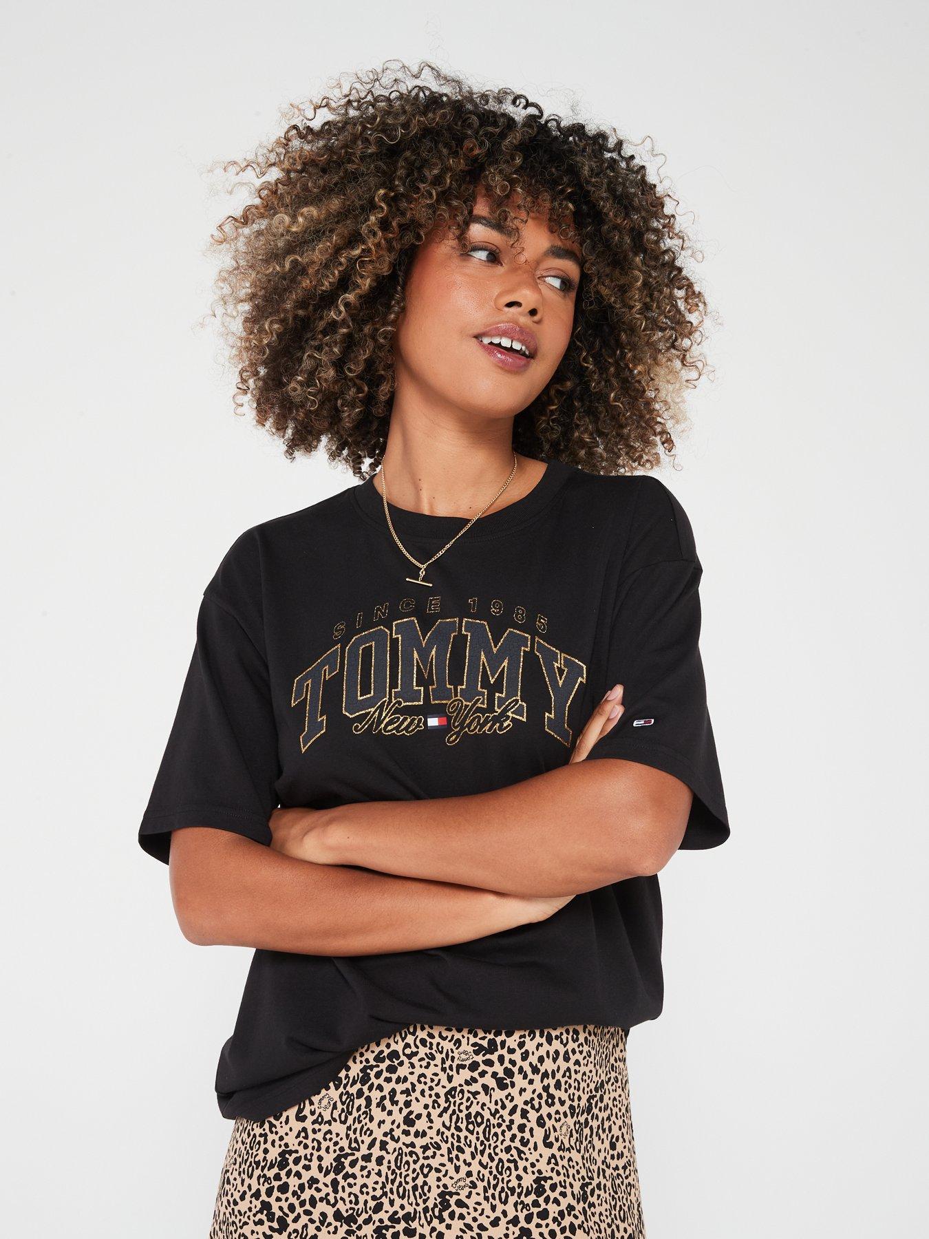 tommy-jeans-gold-foil-logo-oversized-t-shirt-black