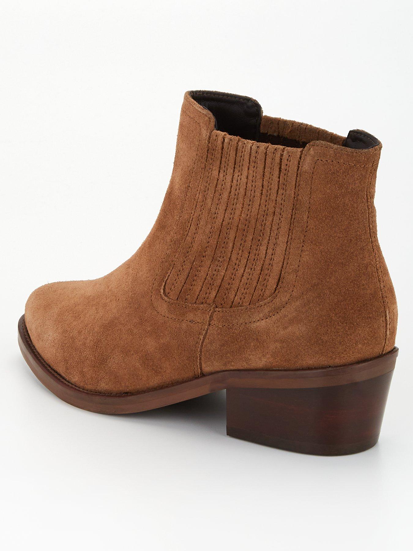 Low heel best sale chelsea boot