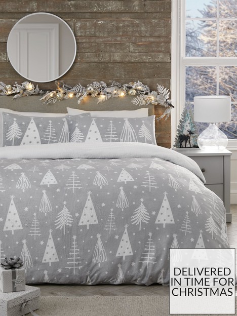 very-home-festive-scandi-christmas-tree-printed-fleece-duvet-cover-set