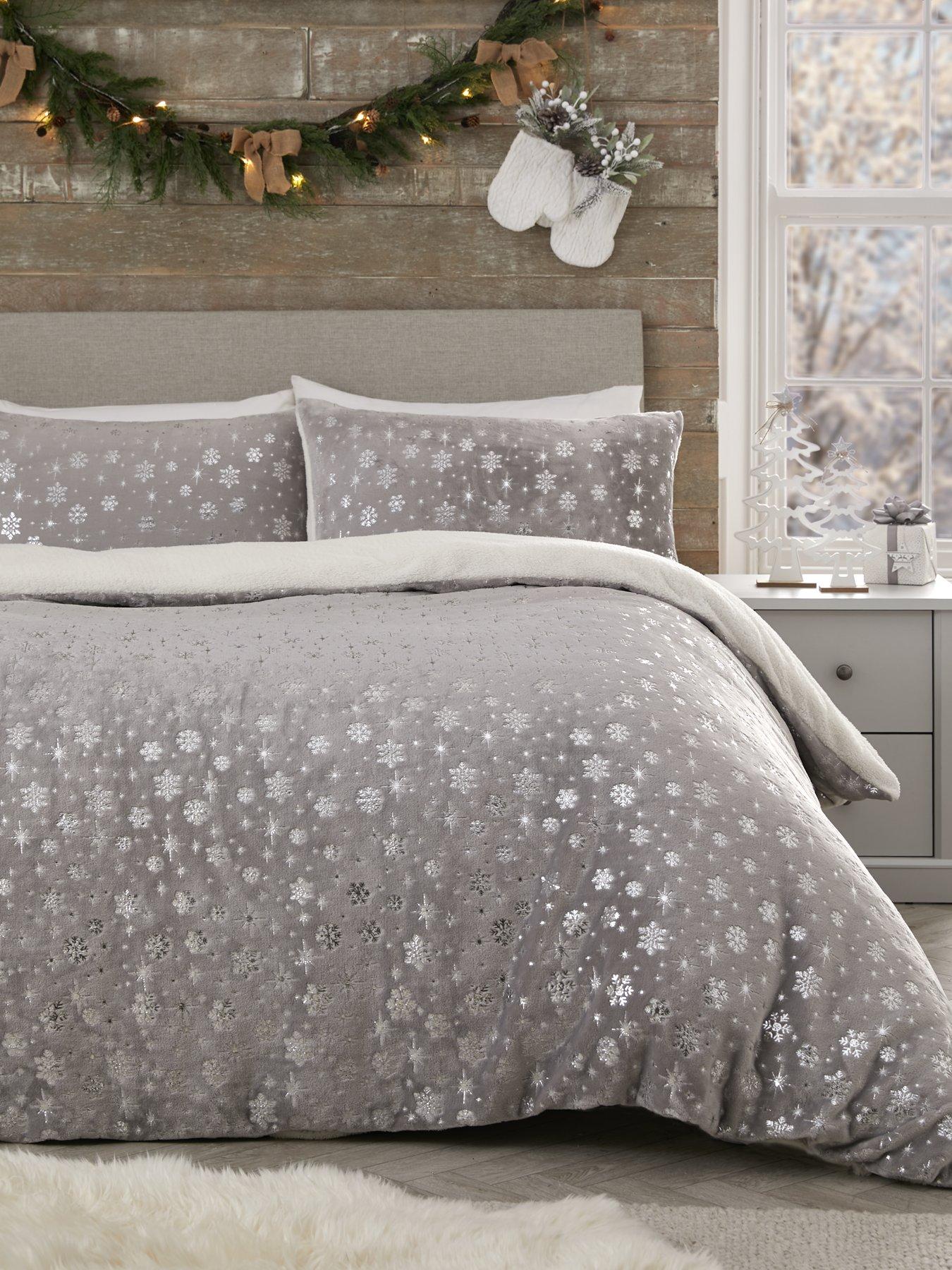 front image of very-home-sparkle-snowflake-fleece-duvet-cover-set-silver