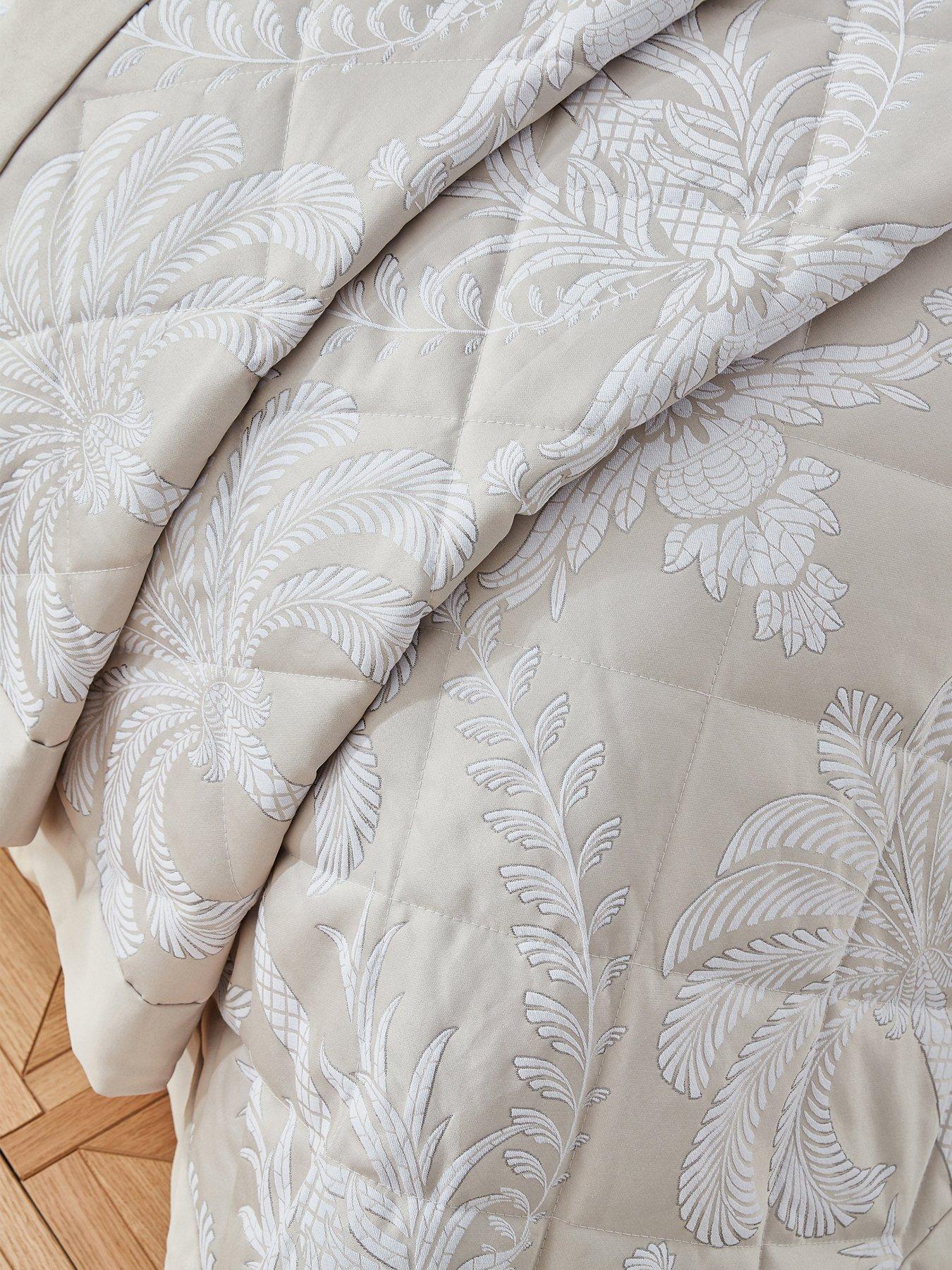 hyperion-avalon-jacquard-bedspread-natural