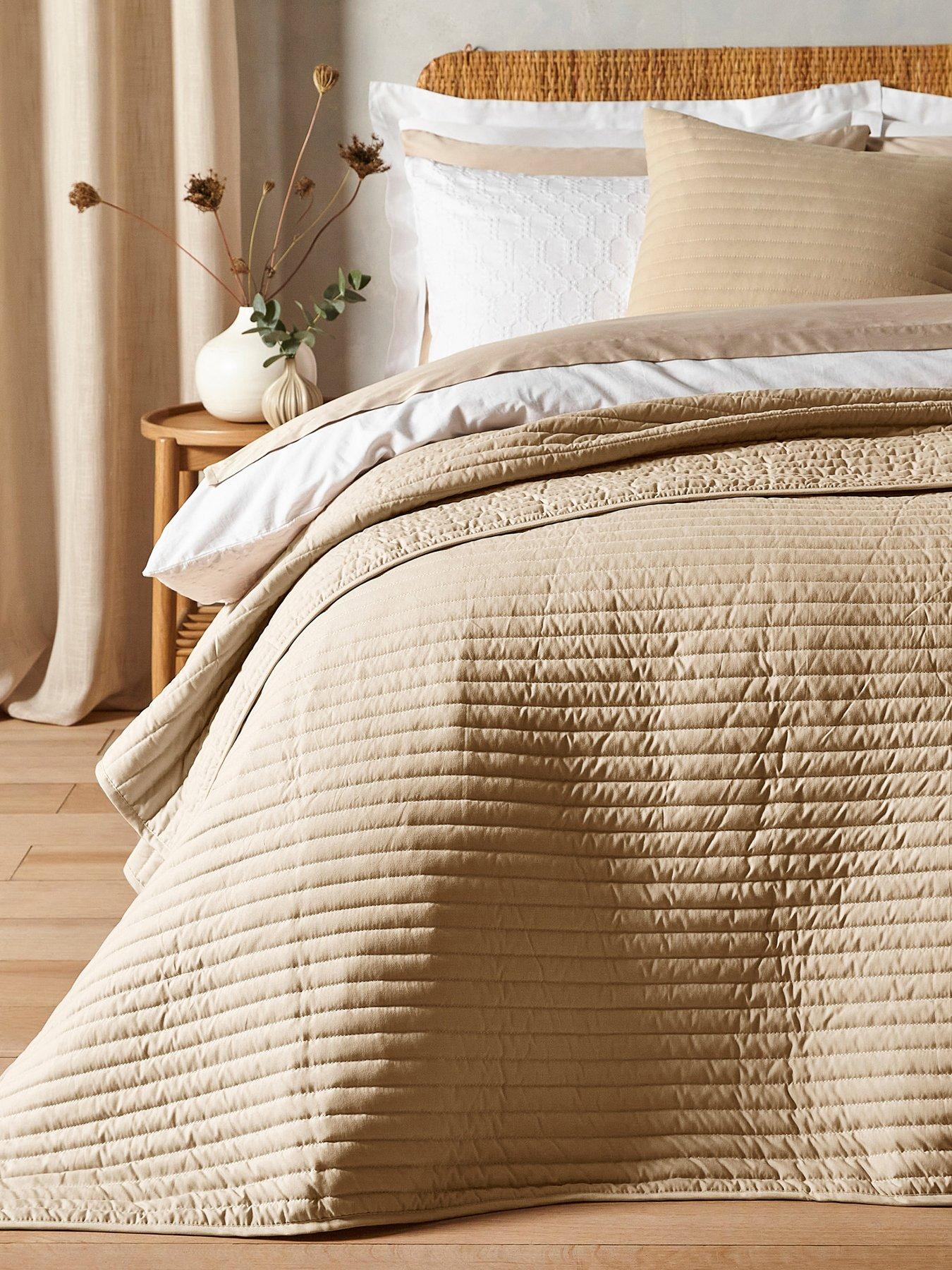 undefined Quilted Lines Bedspread - Natural