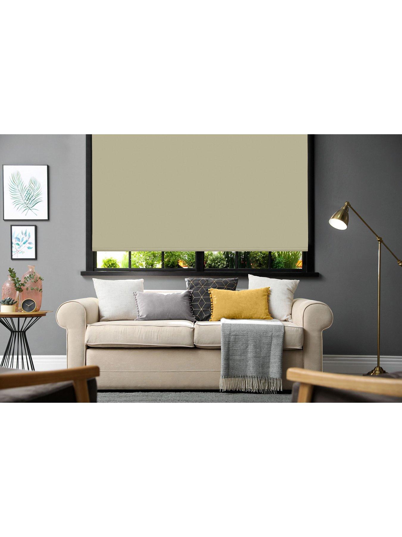 everyday-plain-blackout-roller-blind