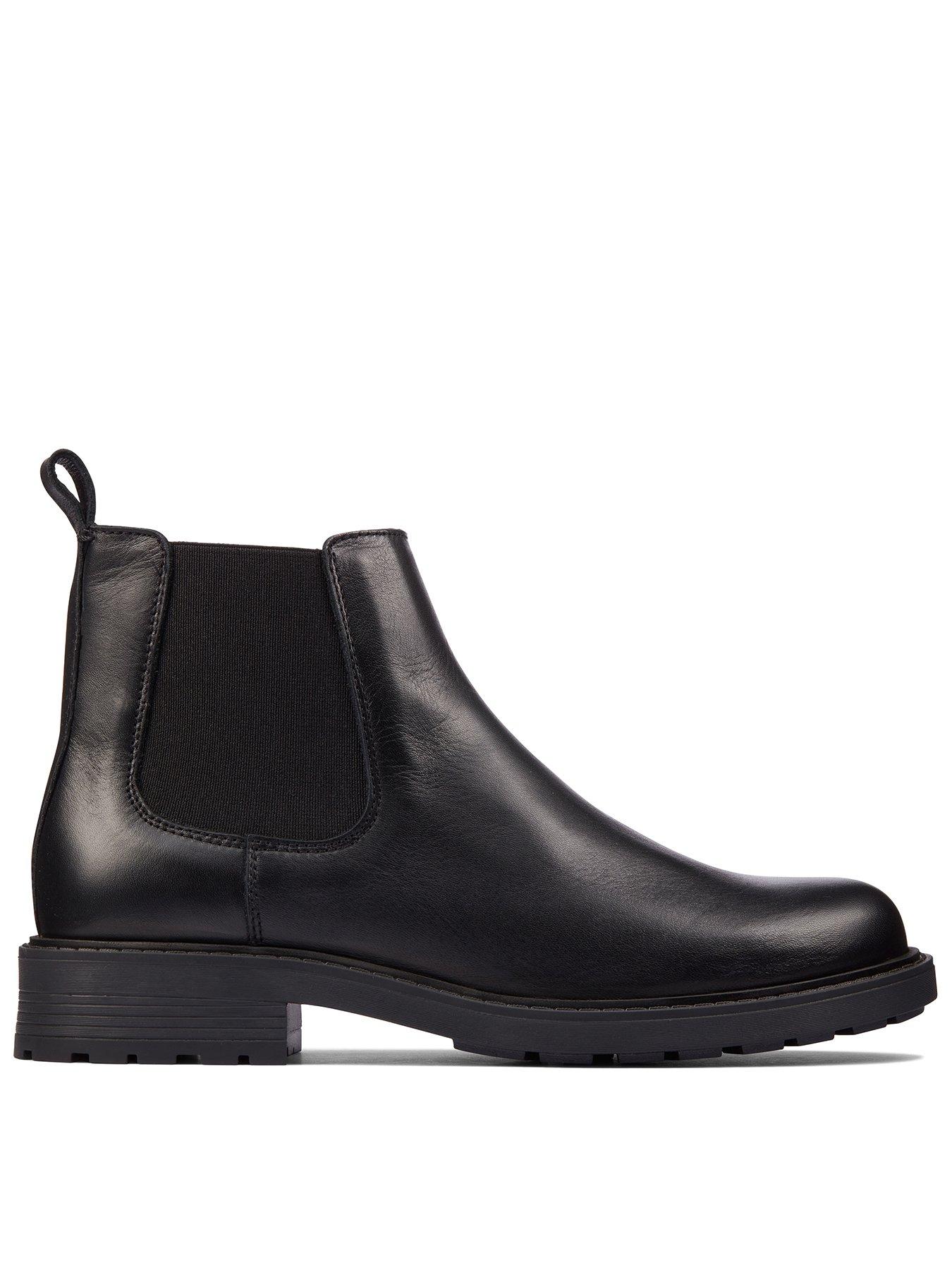 Clarks wide on sale fit boots