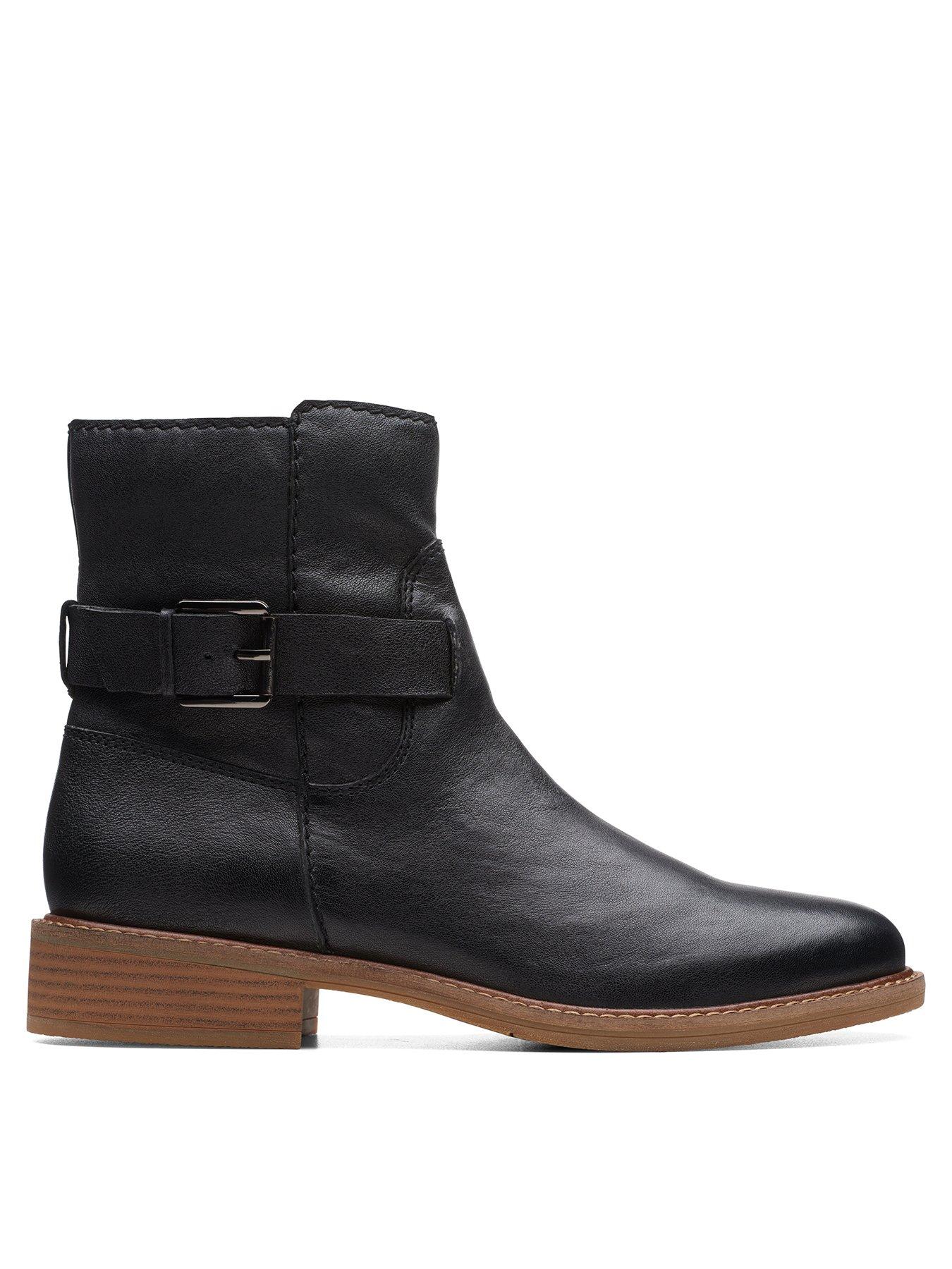 Clarks black hot sale boots clearance