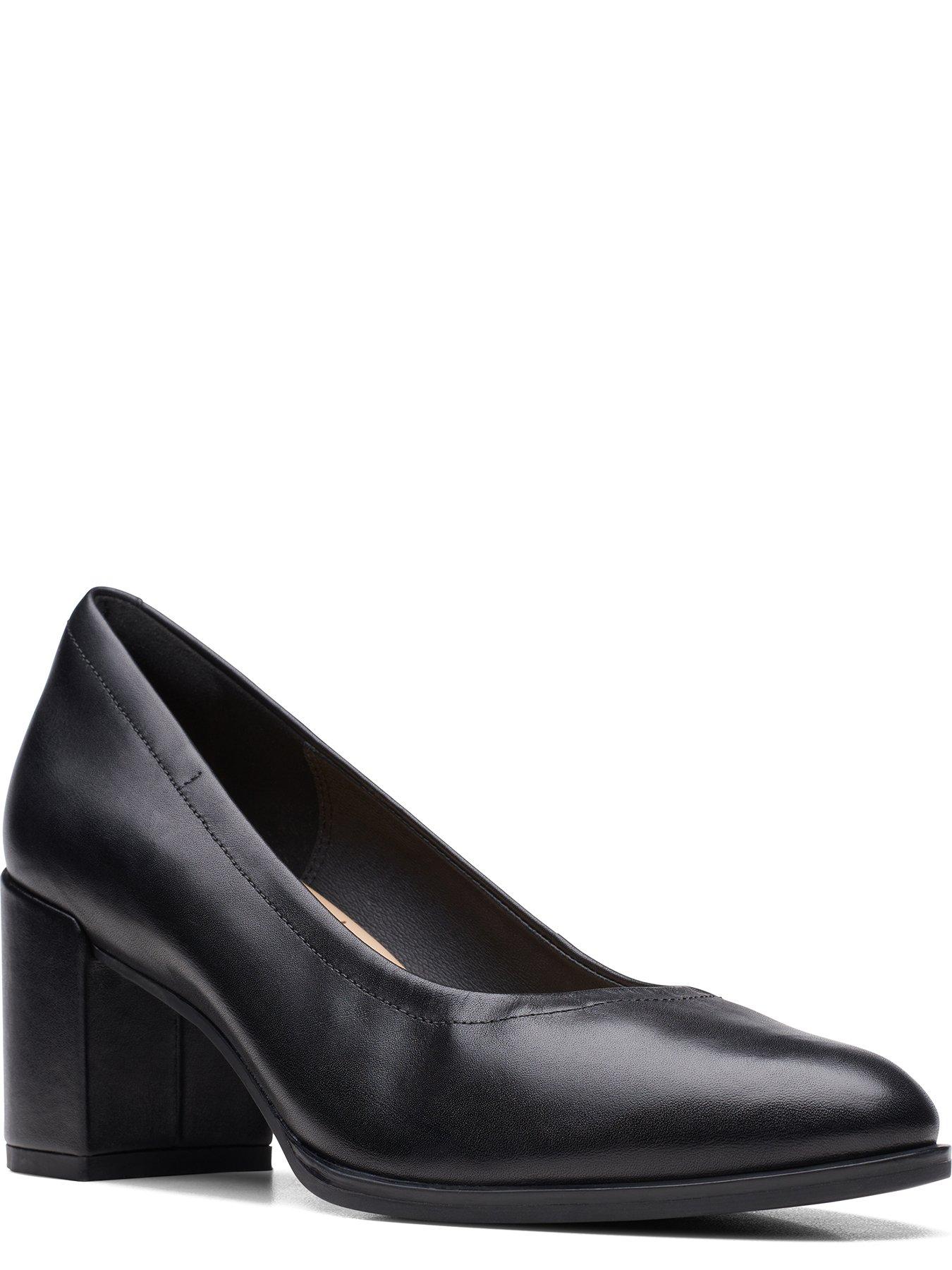 Clarks court shoes clearance wide fit