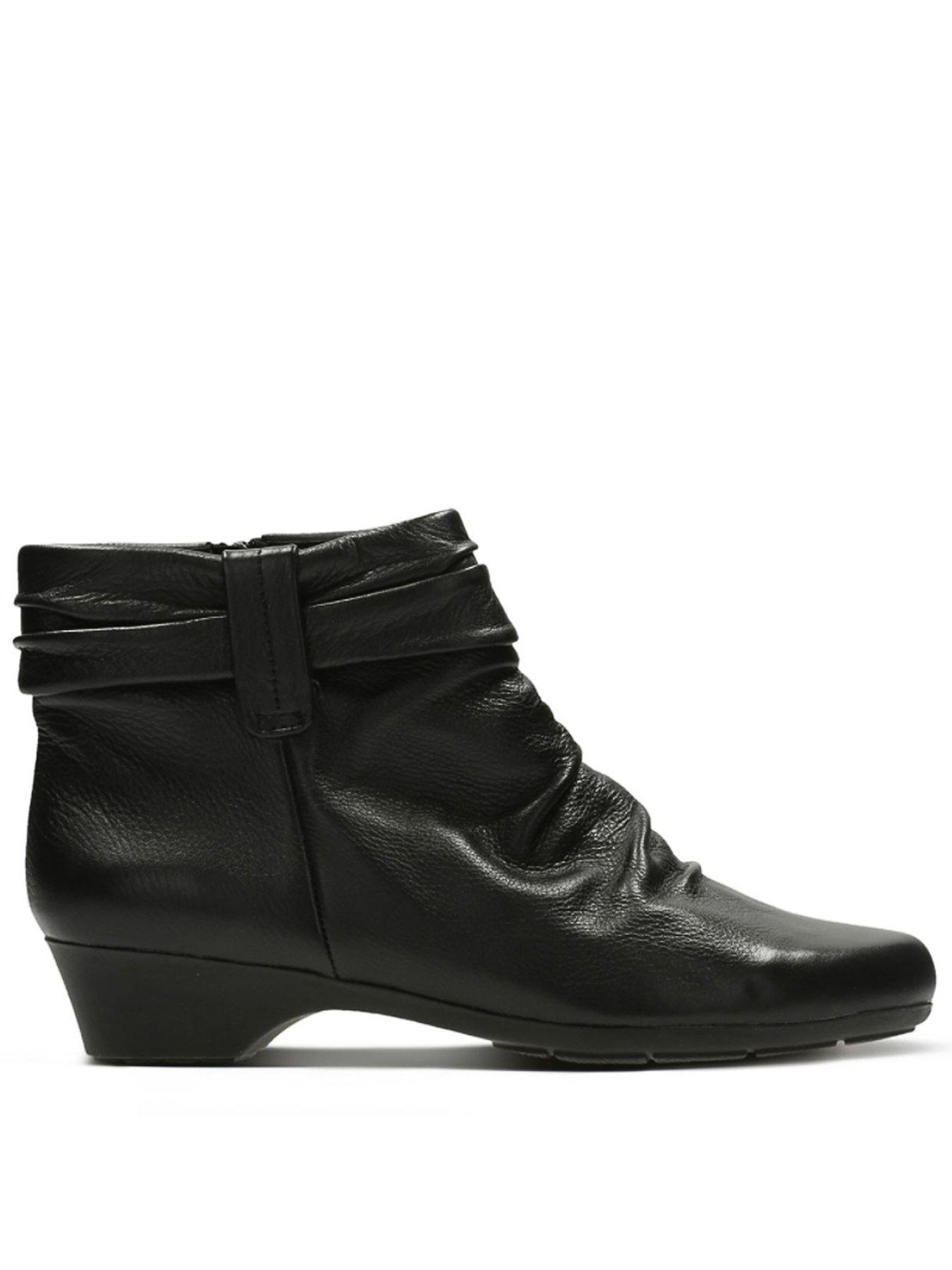 Clarks sale womens clearance wide fit