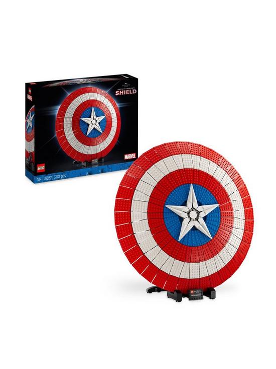 front image of lego-super-heroes-captain-americas-shield-avengers-set-76262