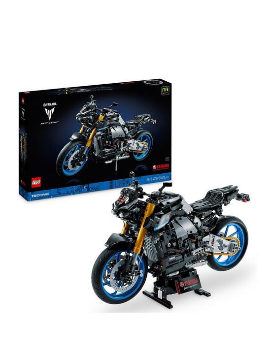 front image of lego-technic-yamaha-mt-10-sp-motorbike-model-42159