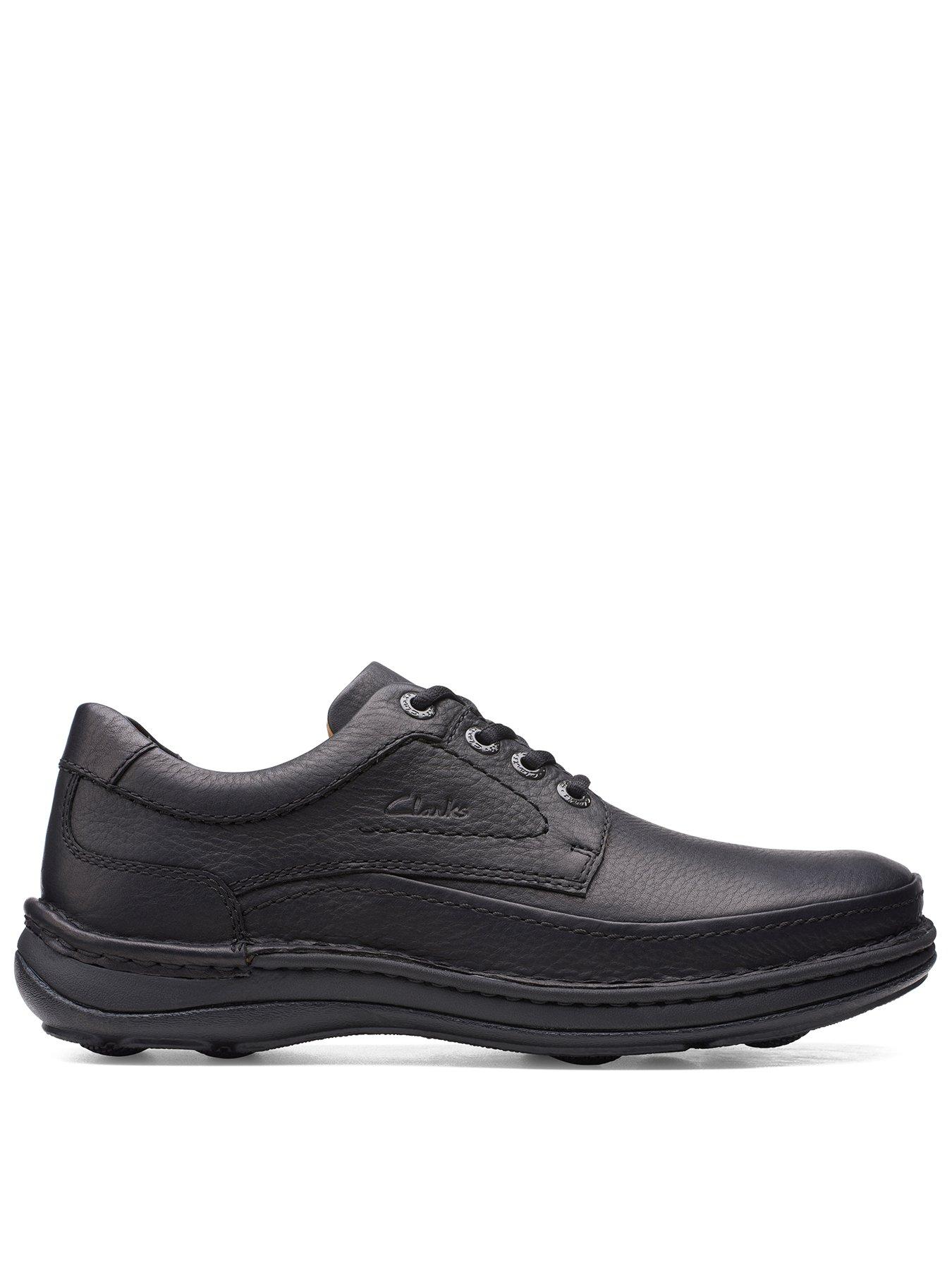 Clarks black clearance friday sale 218