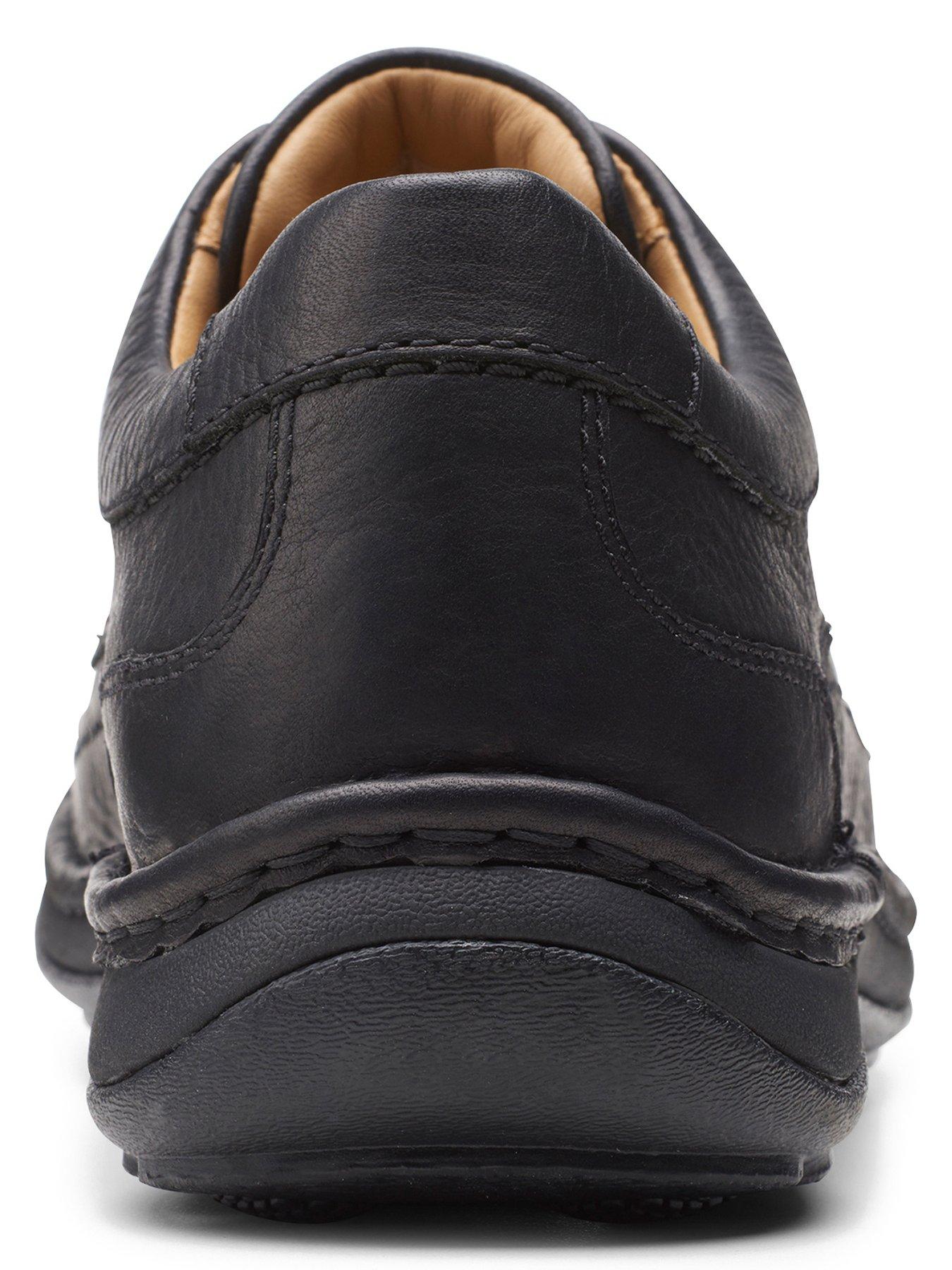 Clarks black friday sale on sale 218