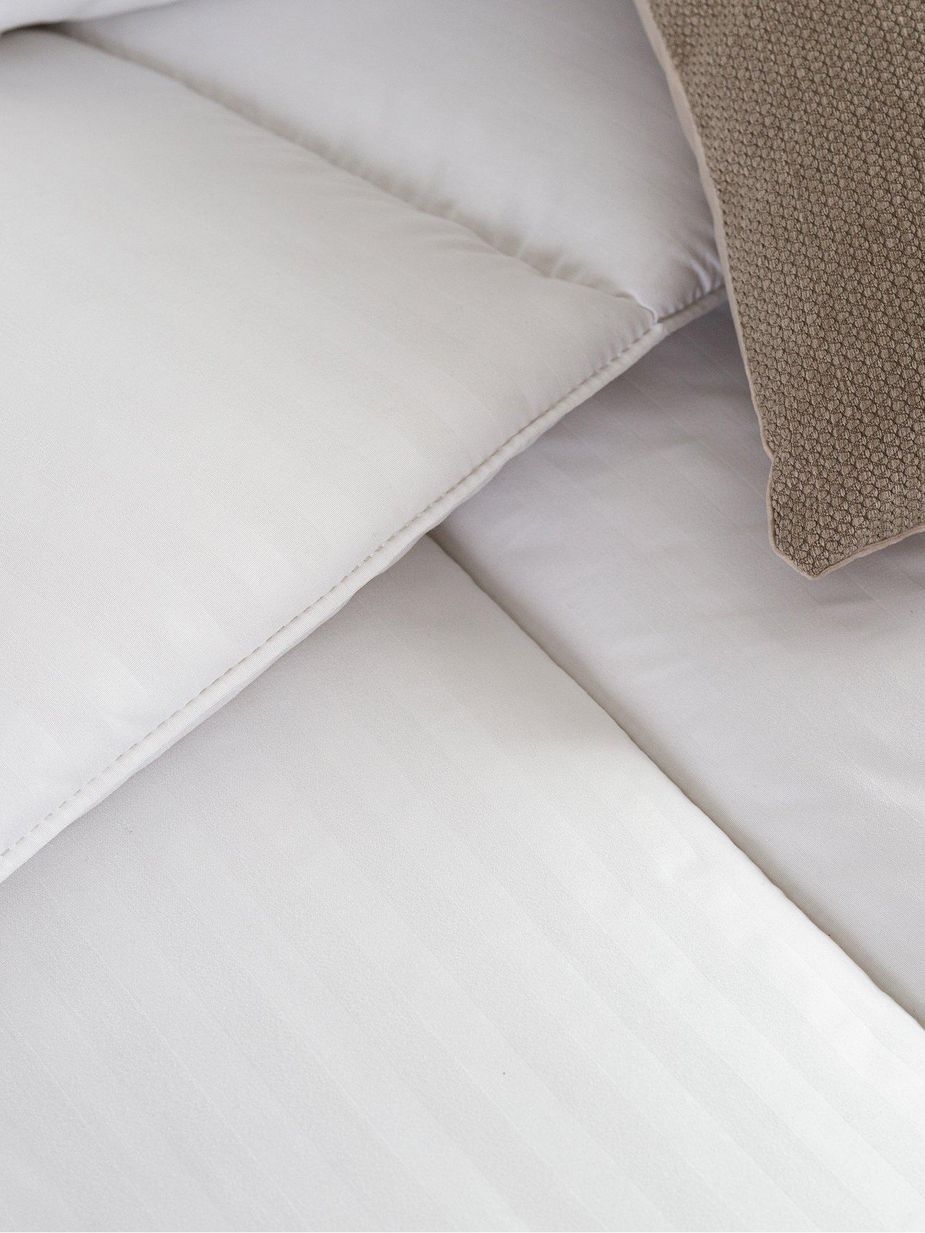 Image 5 of 6 of Snuggledown of Norway Luxurious Hotel 4.5 Tog Summer Duvet