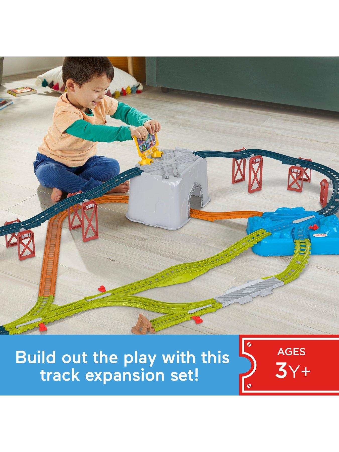 Thomas & Friends Connect & Build Train Track Bucket