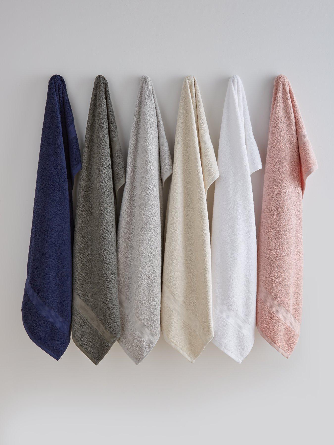 Image 4 of 4 of The Very Collection Quick Dry 450 gsm Four-Piece Towel Bale